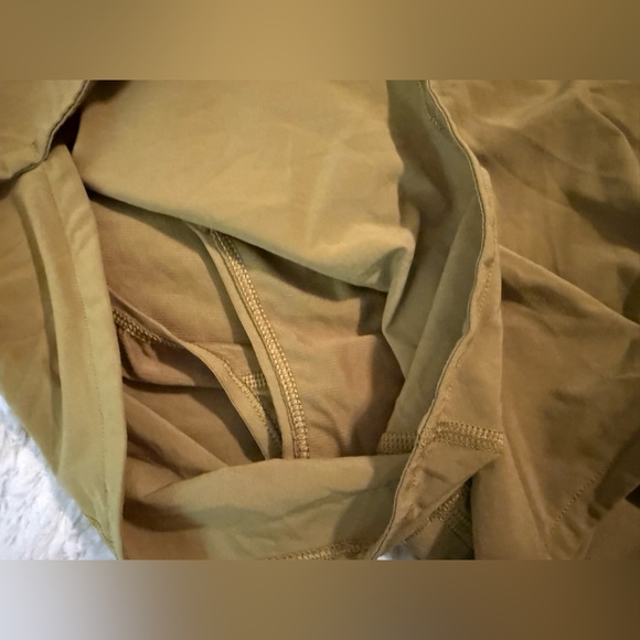 Lululemon Speed Up Women’s Short in Auric Gold Size 2 - Picture 5 of 5